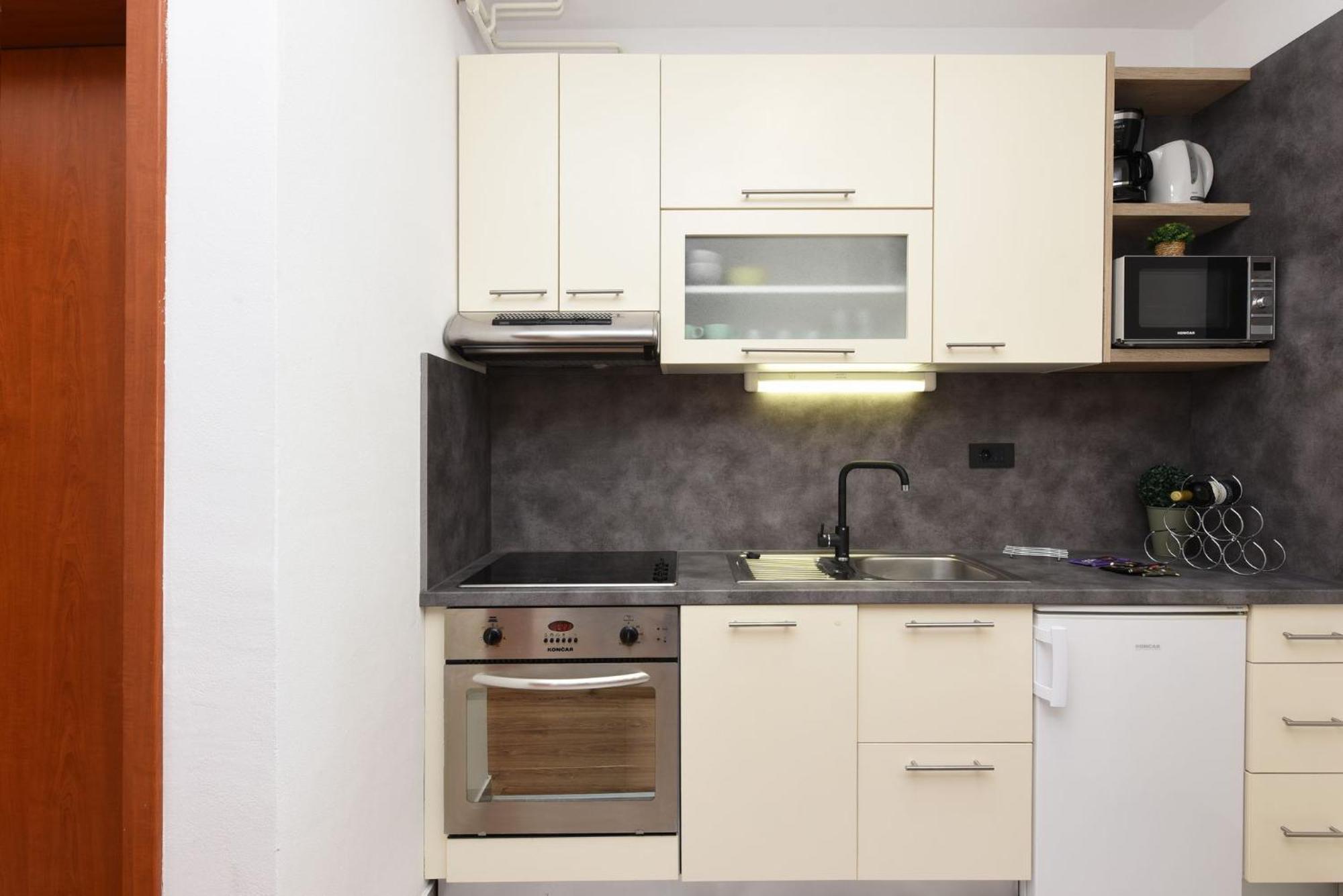 Apartments Amari Starigrad Paklenica Bagian luar foto