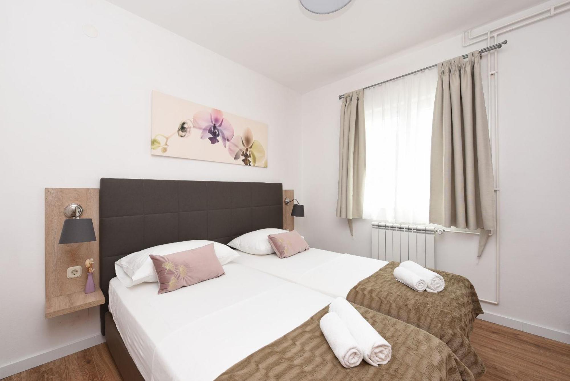 Apartments Amari Starigrad Paklenica Bagian luar foto